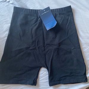 black brandy biker shorts🌟